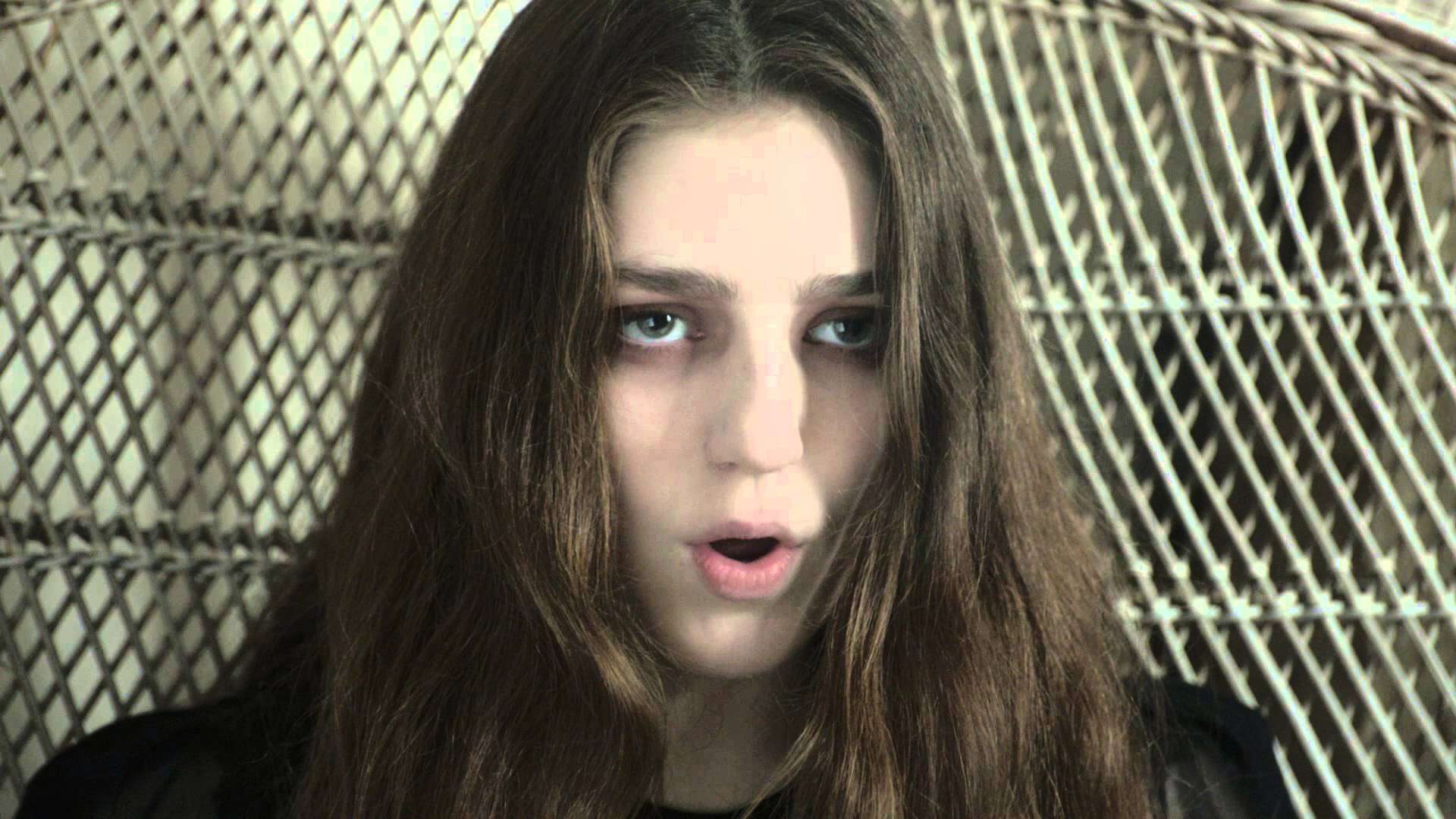 Birdy – Words As Weapons
