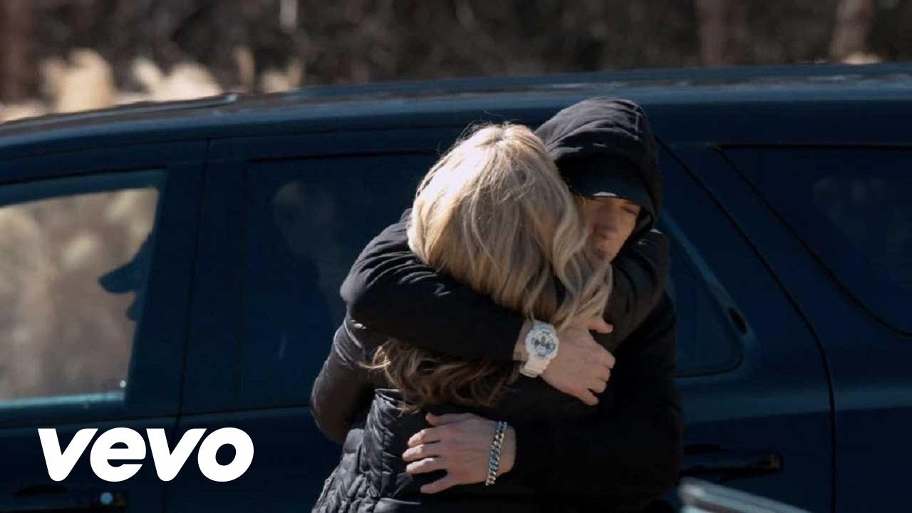 Eminem – Headlights feat. Nate Ruess
