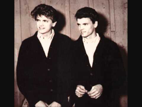 Everly Brothers – Take A Message To Mary