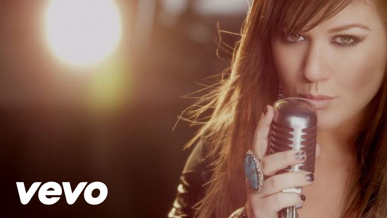Kelly Clarkson – What Doesn’t Kill You (Stronger)