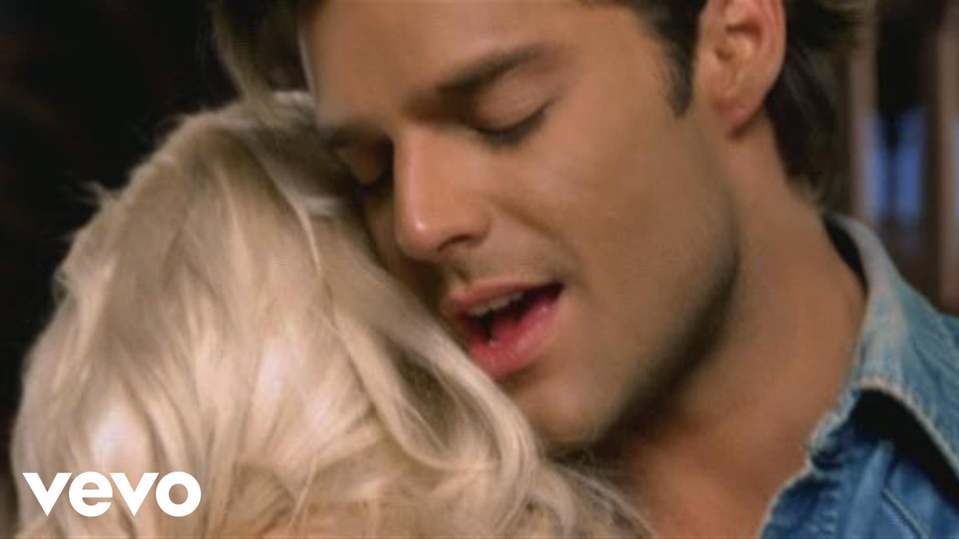 Ricky Martin – Nobody Wants to Be Lonely feat. Christina Aguilera